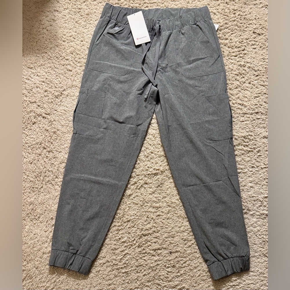 Lululemon Athletica Comfort Fit Jogger Pants pockets Gray Women’s Size large NWT